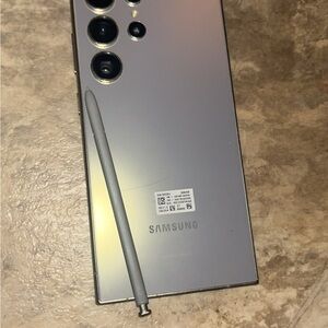 Samsung Galaxy s24 Ultra (NO CRACKS / SCRATCHES)